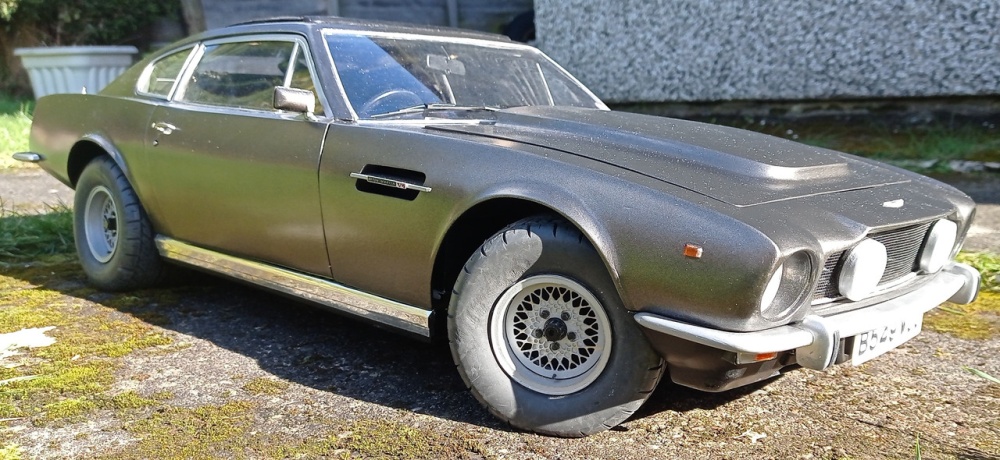 007-TLD_Aston Martin V8-Model (226).jpg